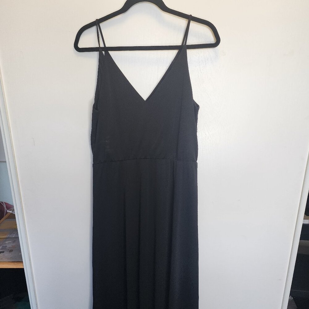 H&M V-Neck Black Maxi Dress - Size M